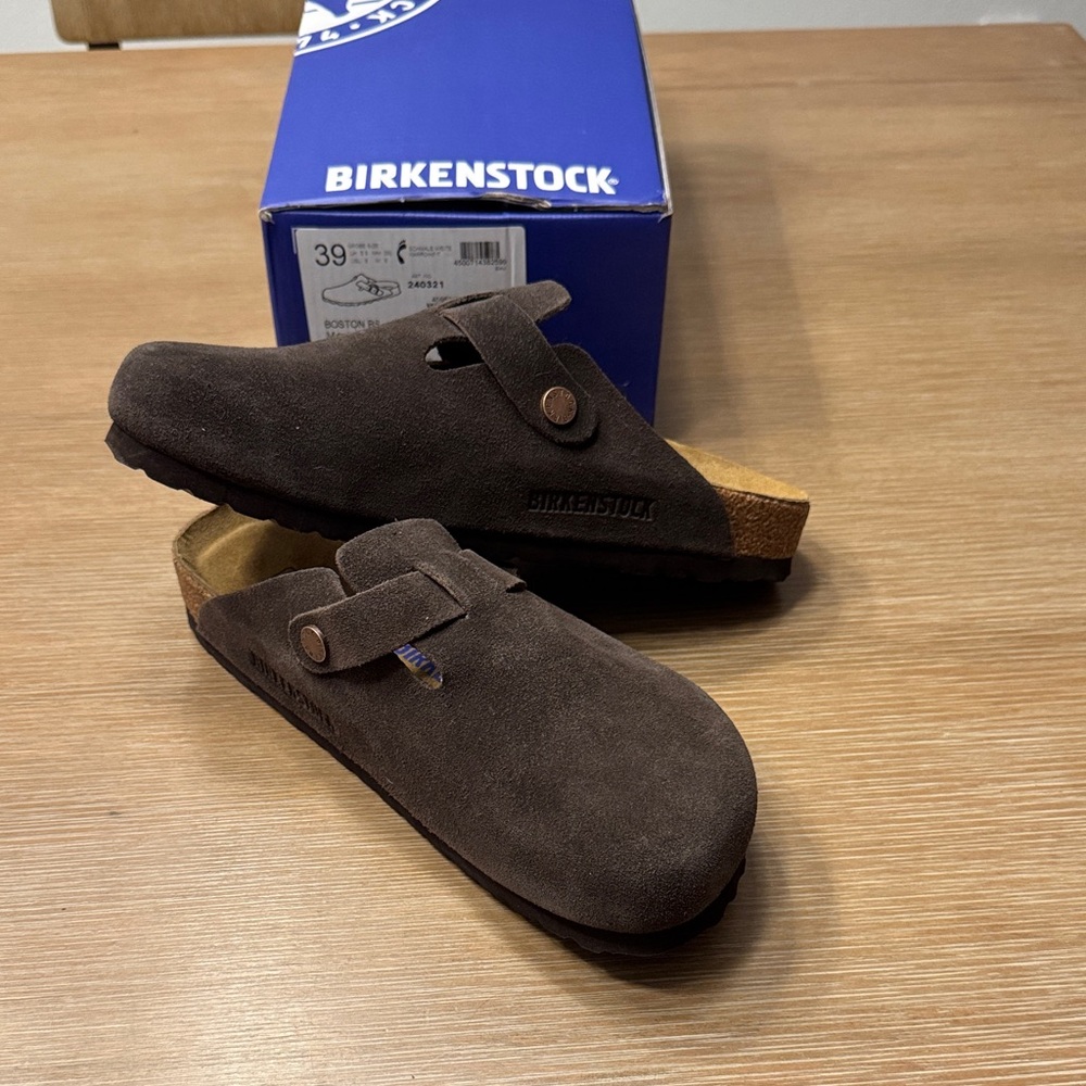 Birkenstock Boston Clogs in Mocha